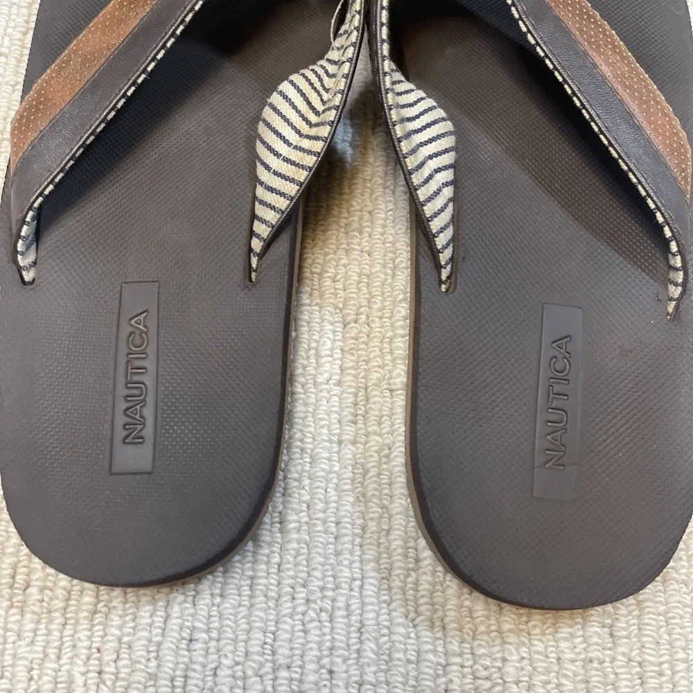 Nautica Men's 9/10** Clarkson 2 Flip Flop Brown